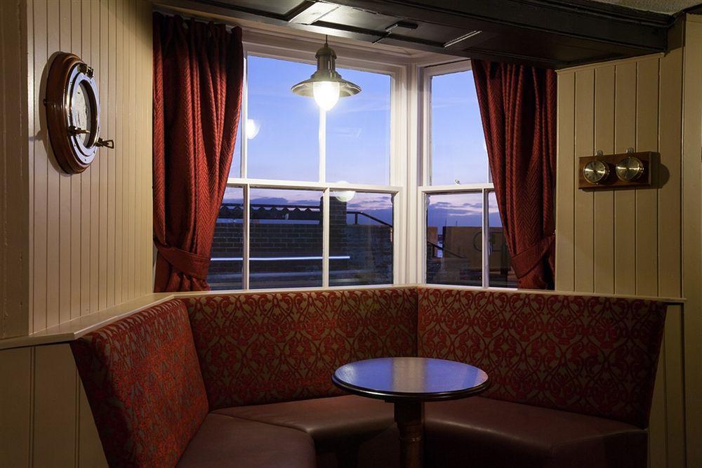 Anchor Hotel 伯纳姆克劳奇 外观 照片