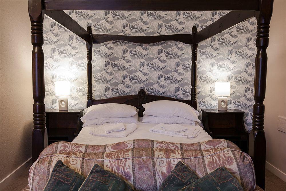 Anchor Hotel 伯纳姆克劳奇 外观 照片
